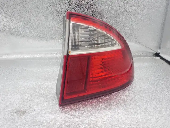 Seat Leon (1M) (1998 - 2006) 1M6945112 Задний фонарь в кузове — фото 1