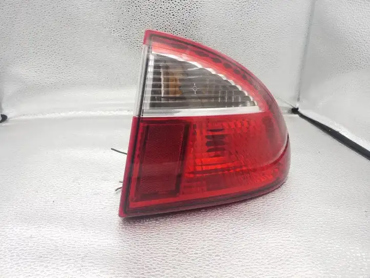 Seat Leon (1M) (1998 - 2006) 1M6945258 Задний фонарь в кузове — фото 1