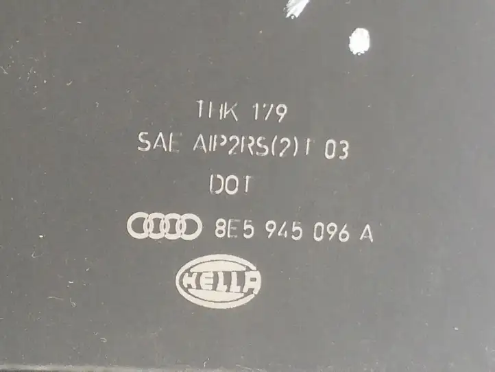 Audi A4 S4 B7 8E 8H (2004 - 2009) 8E5945096A Задний фонарь в кузове — фото 3