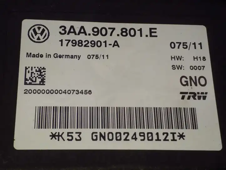 Volkswagen PASSAT CC (2008 - 2012) 3AA907801E Блок управления стояночным тормозом — фото 2