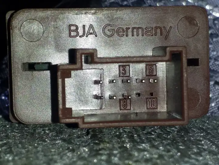 Audi A4 S4 B7 8E 8H (2004 - 2009) 4F0959833 Кнопка закрытия крышки багажника — фото 3