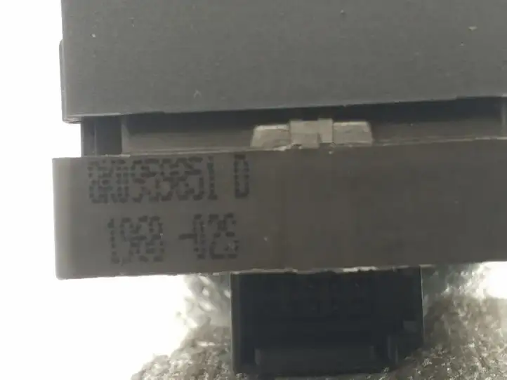 Audi A4 S4 B8 8K (2007 - 2011) 8K0959851D Кнопка стеклоподъемников — фото 2