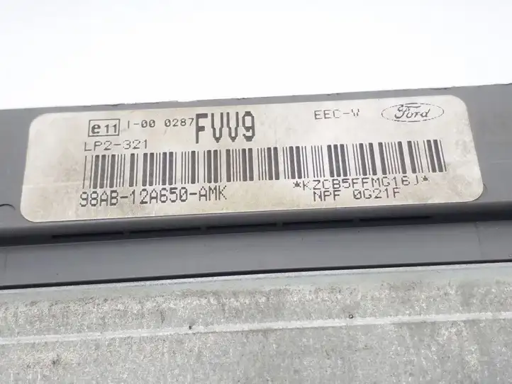 Ford Focus (1998 - 2004) 98AB12A650AMK Блок управления двигателем (ECU) — фото 3