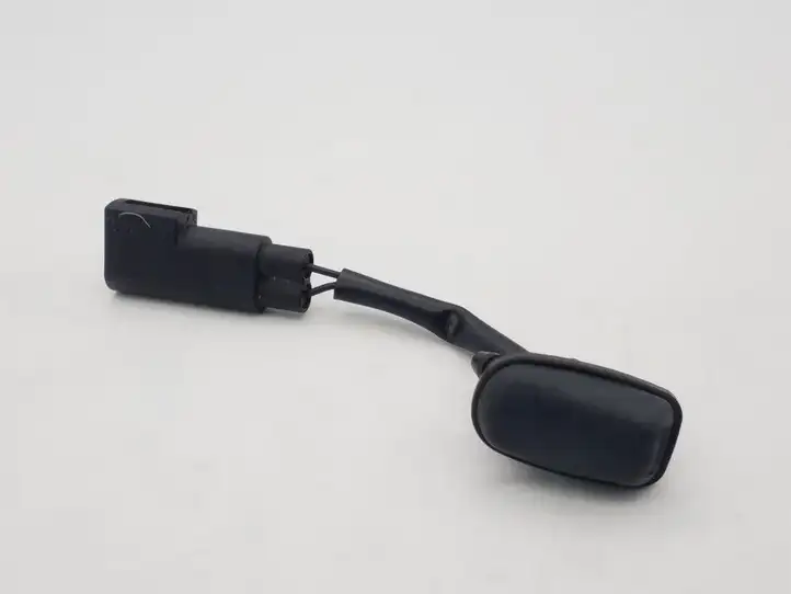 Ford Focus (2011 - 2015) BM5117666A Форсунка омывателя лобового стекла — фото 1
