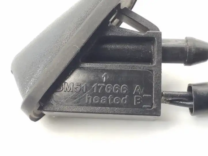 Ford Focus (2011 - 2015) BM5117666A Форсунка омывателя лобового стекла — фото 4