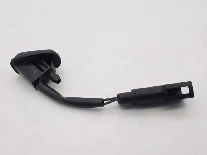 Ford Focus (2011 - 2015) BM5117666A Форсунка омывателя лобового стекла — фото 1
