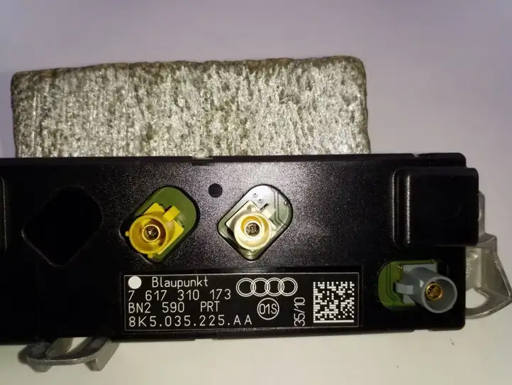 Audi A4 S4 B8 8K (2007 - 2011) 8K5035225AA Усилитель антенны — фото 5