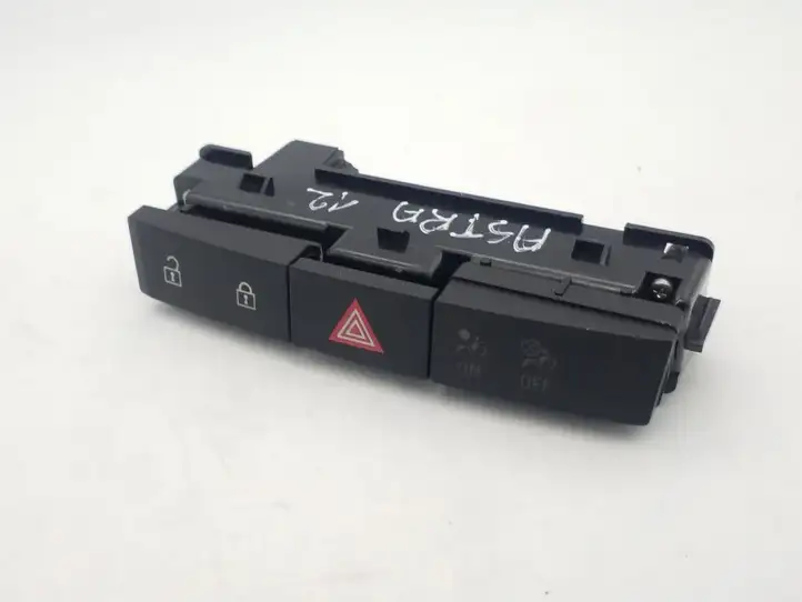 Opel Astra J (2009 - 2012) 13311979 Включатель аварийных фонарей — фото 1