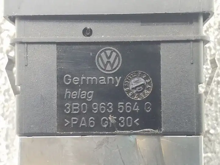 Volkswagen PASSAT B5.5 (2001 - 2005) 3B0963564C Включатель обогрева — фото 2