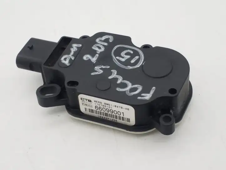 Ford Focus (2011 - 2015) BM518476AB Дифузор радиатора — фото 2