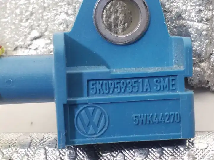 Volkswagen Jetta VI (2011 - 2018) 5K0959351A Датчик удара SRS — фото 3