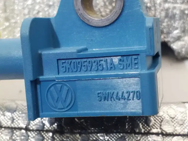Volkswagen Jetta VI (2011 - 2018) 5K0959351A Датчик удара SRS — фото 4