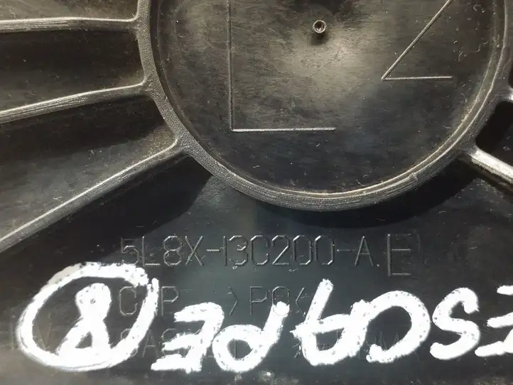 Ford Escape II (2007 - 2012) 5L8X13C200AE Крышка фары — фото 3