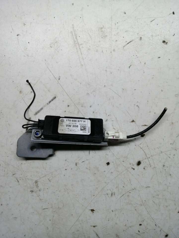 1T0035577H Volkswagen Touran I Antenos stiprintuvas