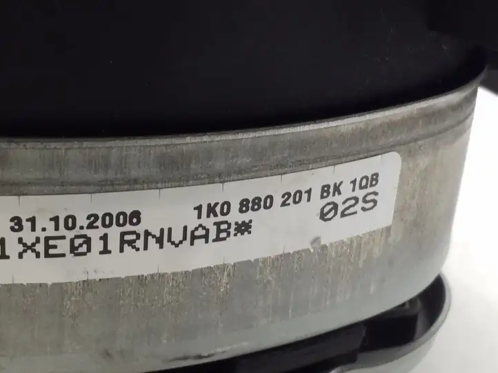 Volkswagen Touran I (2003 - 2010) 1K0880201BK Подушка безопасности руля — фото 2