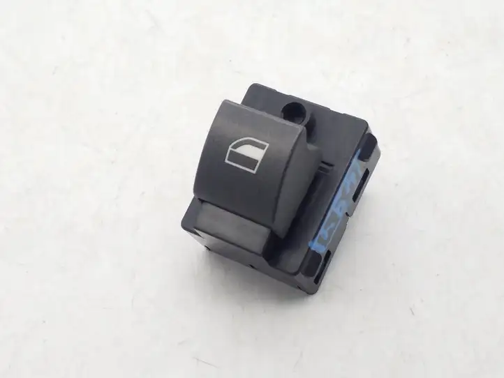 BMW 7 E65 E66 (2001 - 2008) 8379597 Кнопка стеклоподъемников — фото 1