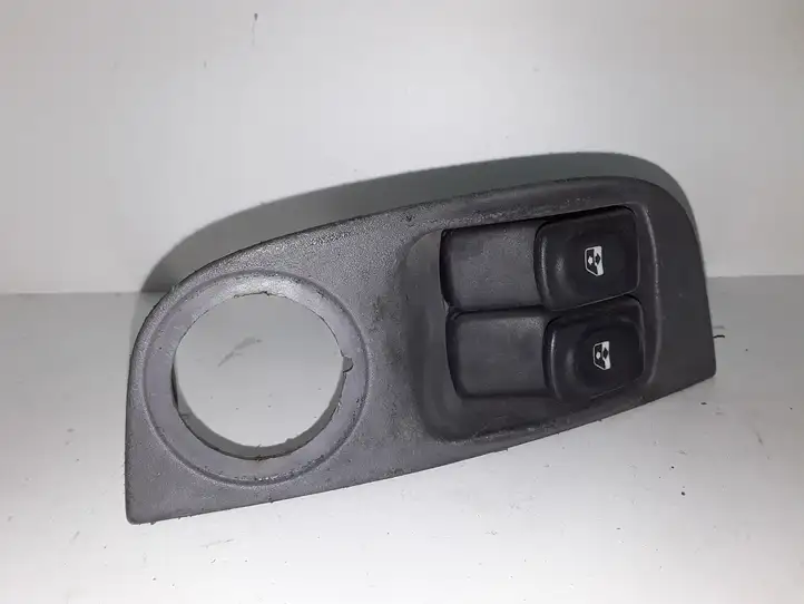 Renault Scenic I (1996 - 2003) Кнопка стеклоподъемников — фото 1