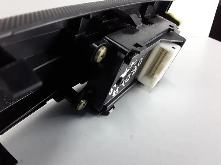 Toyota Corolla Verso E121 (2004 - 2007) 37075C130B05 Кнопка стеклоподъемников — фото 2