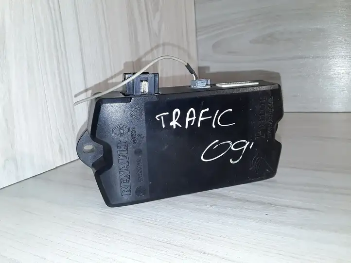 Renault Trafic II (X83) (2002 - 2014) Блок GSM — фото 1