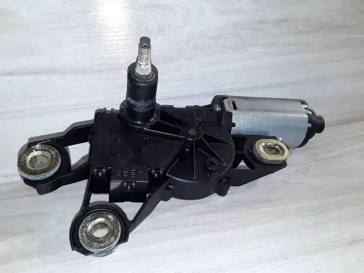 Seat Ibiza III (6L) (2002 - 2008) Двигатель стеклоочистителя заднего стекла — фото 3