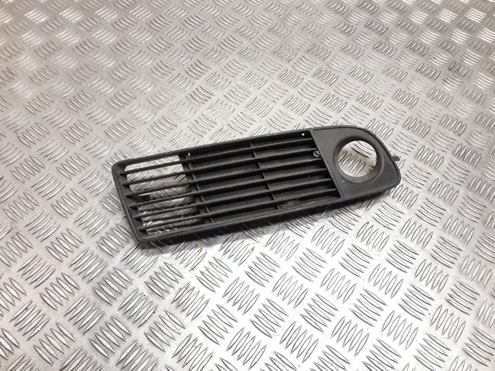 Audi A6 S6 C5 4B (2001 - 2004) 4B0807682H Решетка противотуманной фары — фото 1