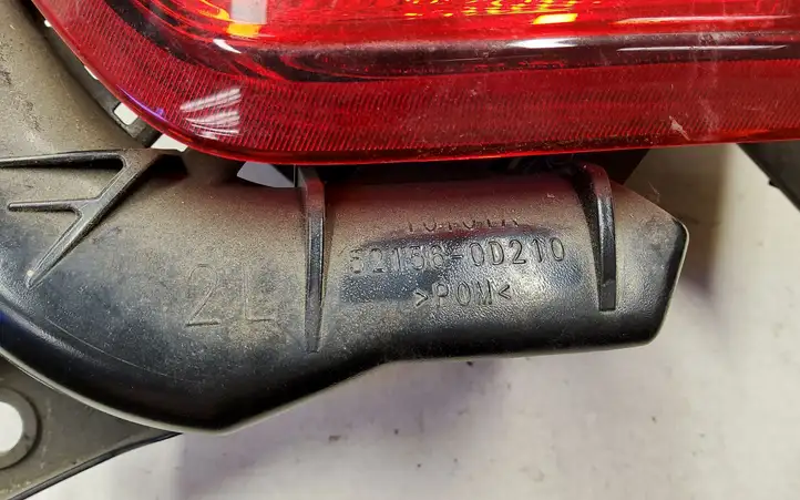 Toyota Yaris (2012 - 2014) 521560D210 Задний фонарь в кузове — фото 2