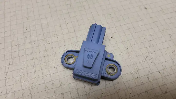 Volkswagen PASSAT B6 (2005 - 2010) 1K0955557A Датчик удара SRS — фото 1