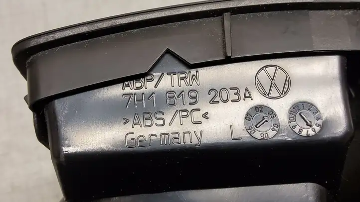 Volkswagen Transporter - Caravelle T5 (2003 - 2009) 7H1819203A Боковой воздушный дефлектор — фото 4