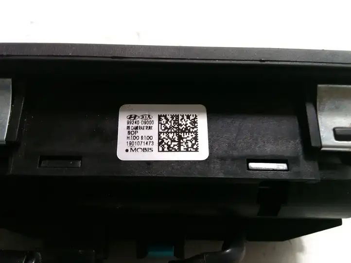 Kia Sportage (2018 - 2021) 99240D9000 Ручка багажника с камерой — фото 2