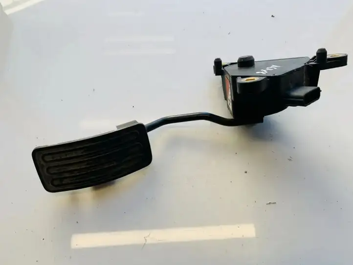 Nissan Qashqai (2006 - 2010) 1529b00230 Педаль акселератора — фото 1