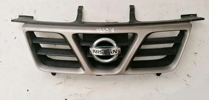 Nissan X-Trail T30 (2001 - 2007) 623108H700 Передняя решетка — фото 1