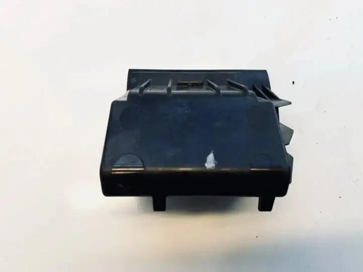 Skoda Octavia Mk1 (1U) (1996 - 2004) Передняя пепельница — фото 2
