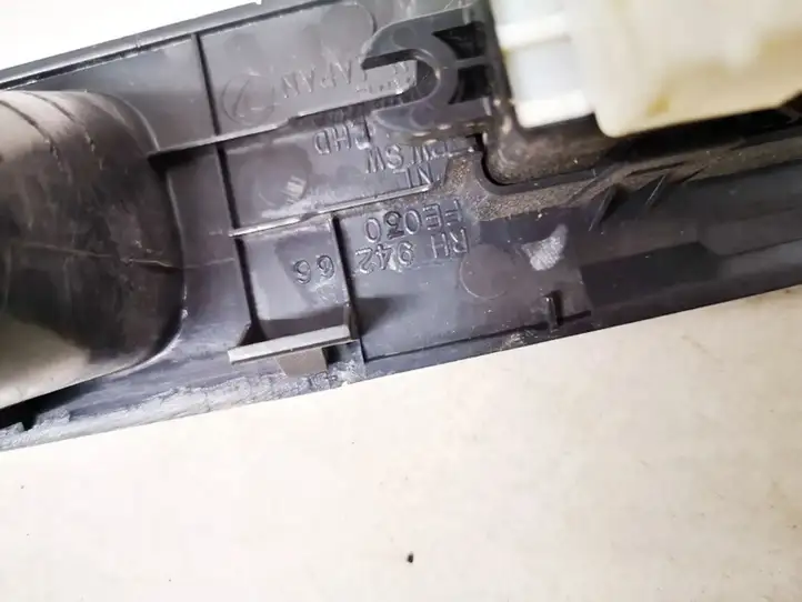 Subaru Impreza I (1993 - 2000) 94266fe030 Кнопка стеклоподъемников — фото 3
