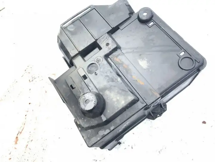 Ford Focus (2005 - 2008) Ящик аккумулятора — фото 3