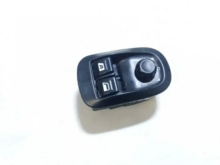Peugeot 206 (1998 - 2012) Кнопка стеклоподъемников — фото 1