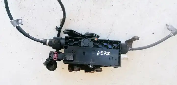 Subaru Legacy (2009 - 2013) 10220201784 Колодки ручного тормоза — фото 2