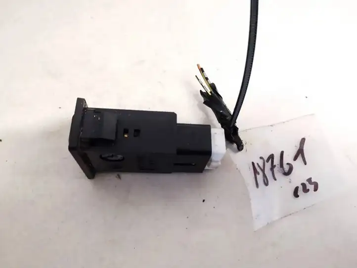 Toyota Corolla Verso AR10 (2004 - 2009) tr8801 Кнопка DTC — фото 3