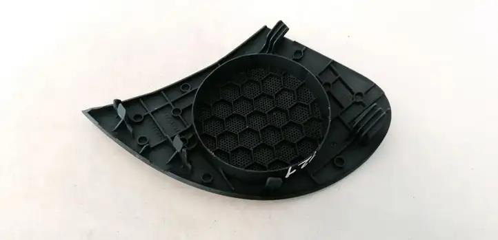 Toyota Yaris (2005 - 2009) 554730D020 Накладка бокового динамика — фото 2