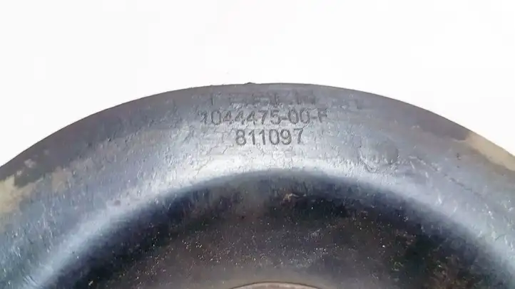 Tesla Model 3 (2017 - 2023) 104447500F Резиновая опора пружины — фото 3