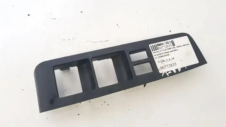 Nissan X-Trail T31 (2007 - 2014) 25401JH10C Накладка кнопки стеклоподъемника — фото 2