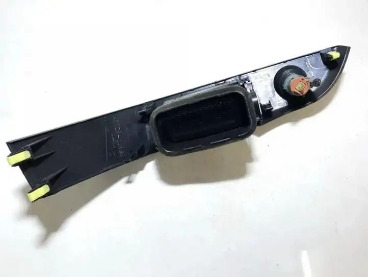 Toyota Corolla Verso AR10 (2004 - 2009) 5567064020 Центральный воздушный дефлектор — фото 2