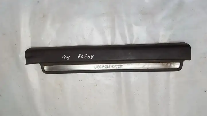 Toyota Avensis T250 (2006 - 2009) 6791305050 Внутренняя отделка переднего порога — фото 1