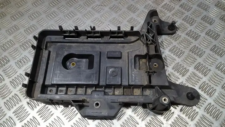 Seat Altea XL (2004 - 2015) 1K0915333C Ящик аккумулятора — фото 1