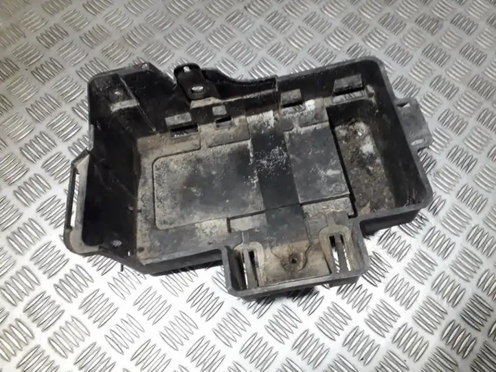 Ford Focus (1998 - 2004) 98AB10723BK Ящик аккумулятора — фото 1