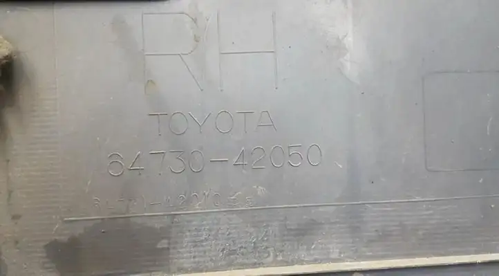 Toyota RAV 4 (XA20) (2000 - 2005) 6473042050 Прочие детали салона — фото 2