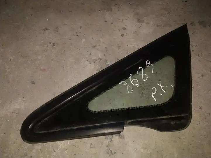 Honda Civic (2006 - 2011) Треугольное стекло кузова — фото 1