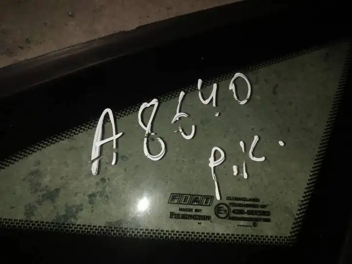 Fiat Punto (188) (1999 - 2010) Треугольное стекло кузова — фото 3