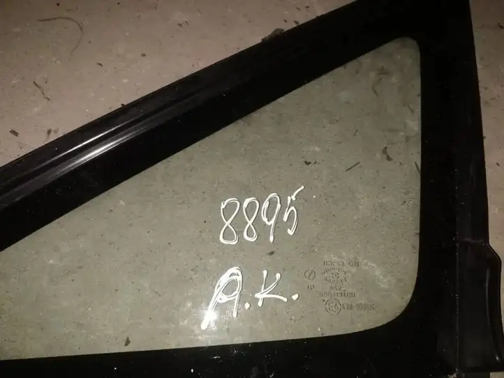 Mazda Premacy (1999 - 2005) Треугольное стекло кузова — фото 3