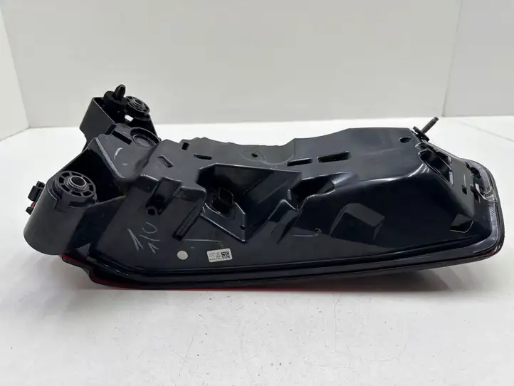 BMW 2 G42 (2021 - ) 873914910 Задний фонарь в крышке багажника — фото 2