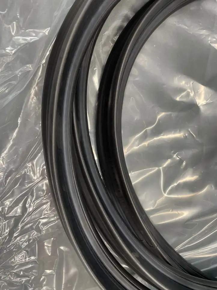 BMW 2 F45 (2014 - 2021) 51767440481 Уплотнитель двери багажника — фото 3